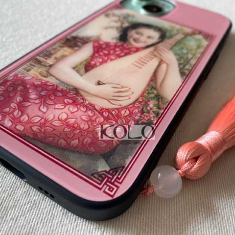 ピンクの美人画のガラス製スマホケース