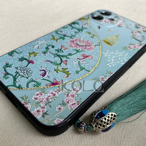 水色の瑠璃烏龍柄のスマホケース