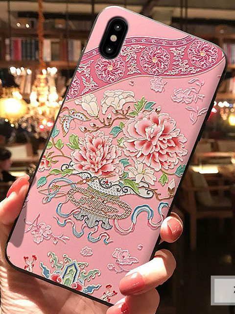 ピンクの牡丹柄のチャイナ服のスマホケース