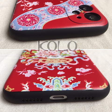 赤の牡丹柄のチャイナ服のスマホケース
